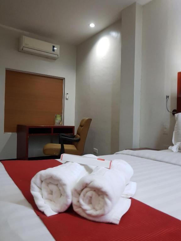 Cherry Midtown Hotel Olongapo Buitenkant foto